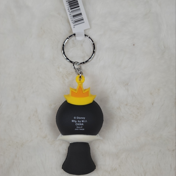 NWT Disney keychain - Snow White's The Evil Queen - Picture 2 of 2
